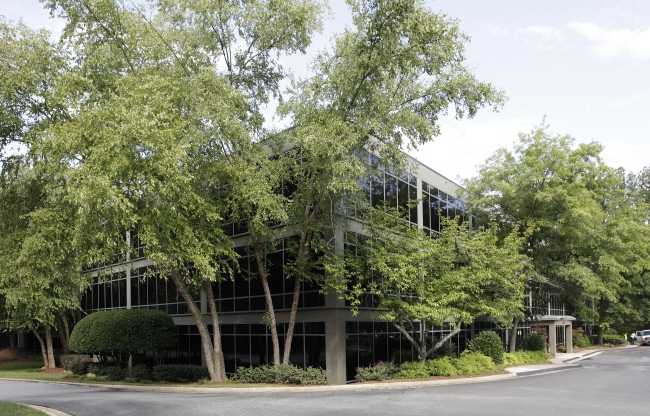 6425 Powers Ferry Landing West - Building Exterior